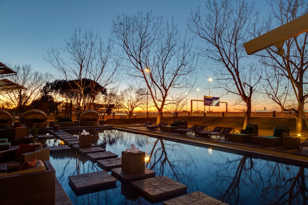 Protea Hotel By Marriott O R Tambo Airport 6/41