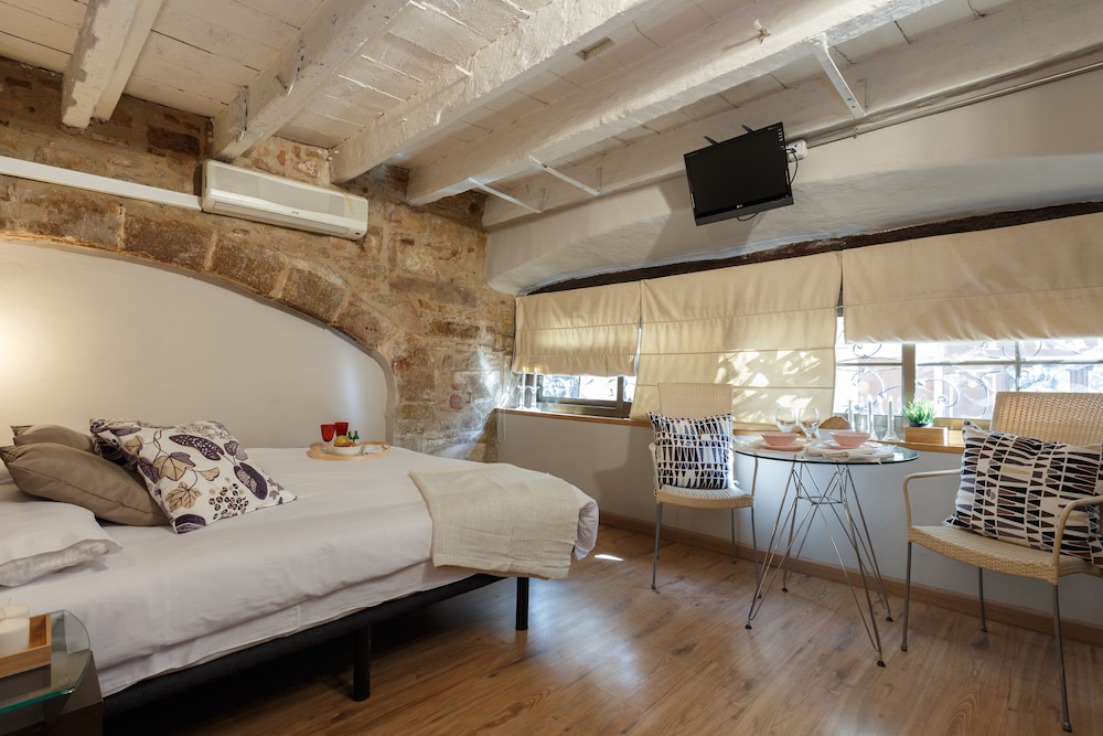 Ainb Picasso Corders Apartments 28/58