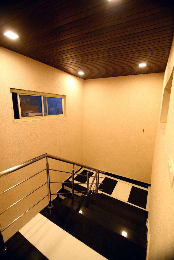Hotel Gharonda 15/22