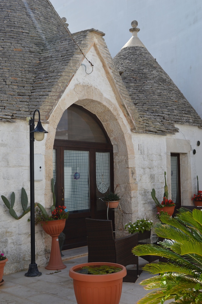 GIARDINO DEI TRULLI 29/32