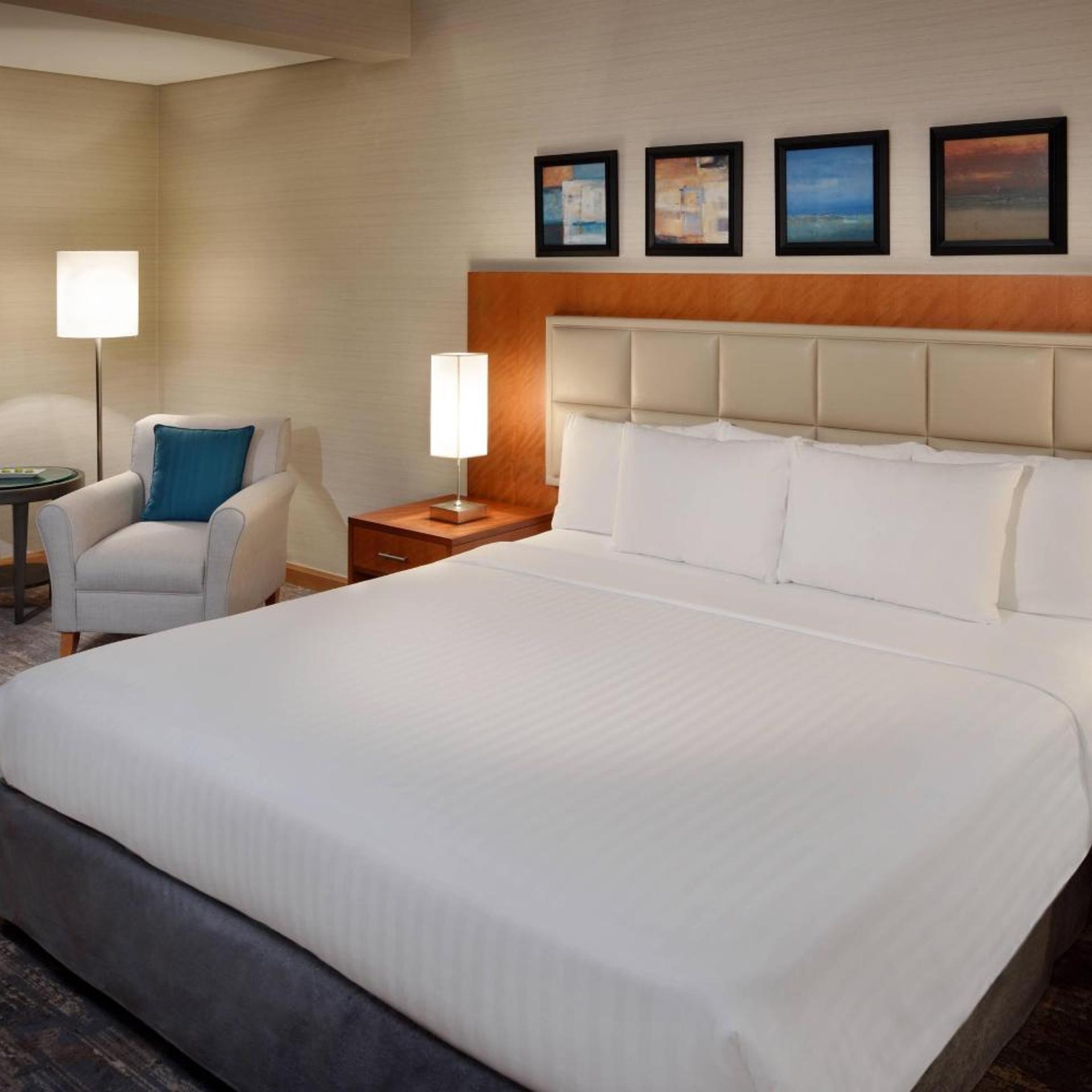 Amiri, Suite, King Bed, Club Lounge Access
