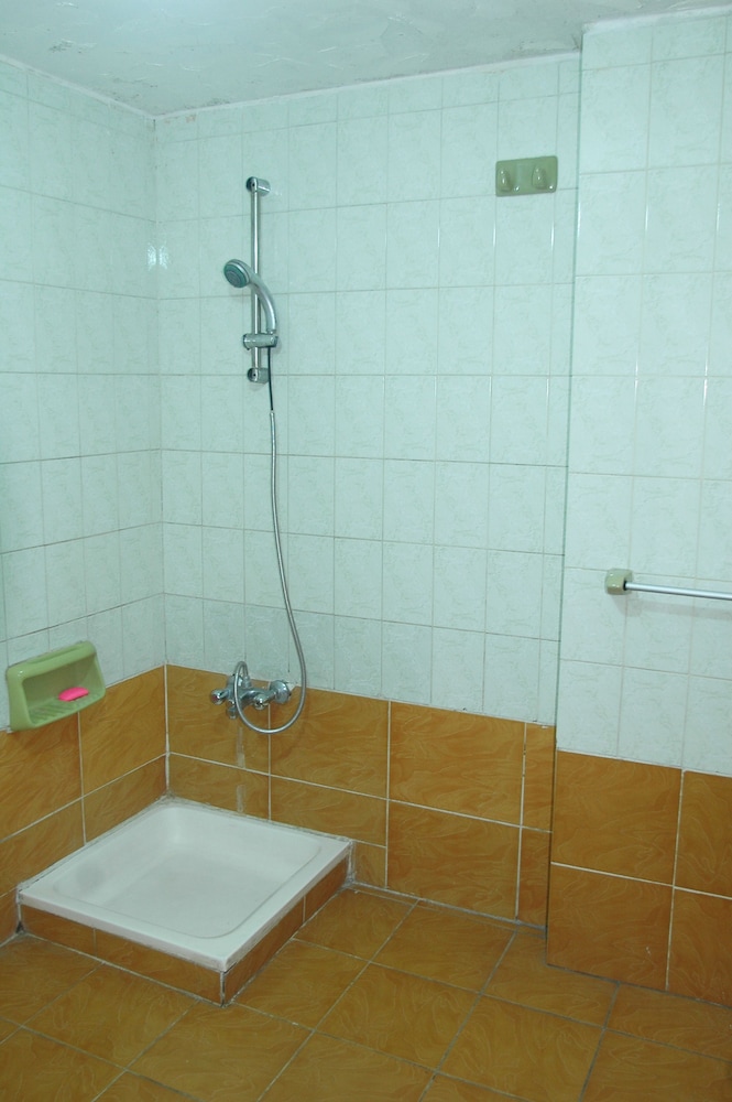 Traveler Apos S House Hotel 50/50
