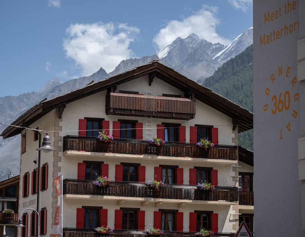Hotel Bahnhof 2/50