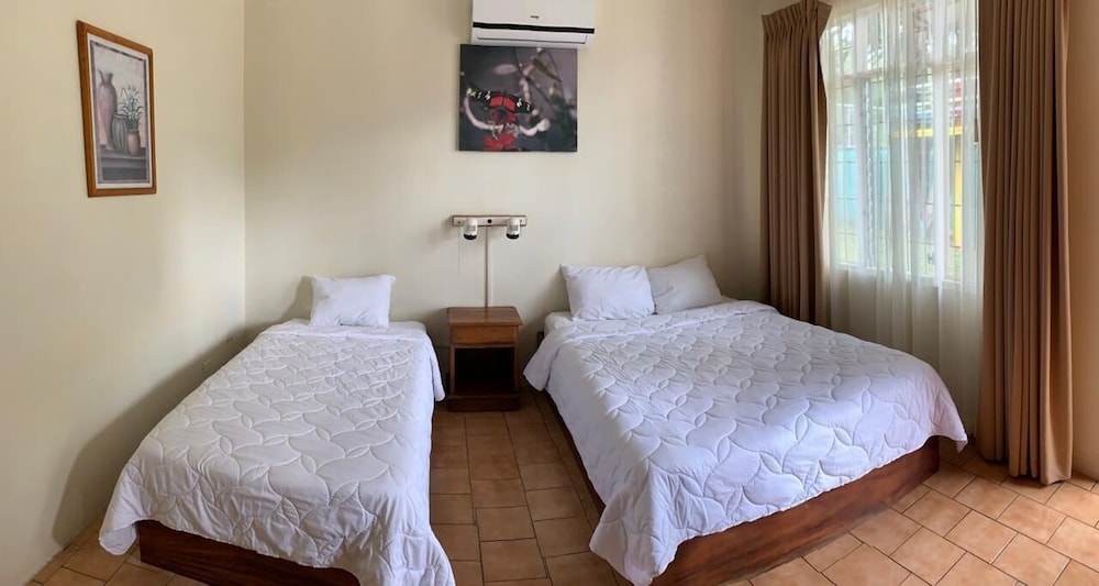Hotel And Villas Huetares 11/50