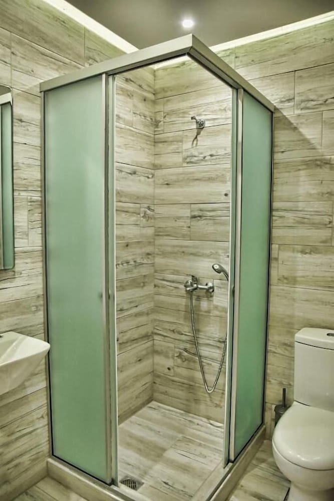 Artemis Hotel Apartments 50/50