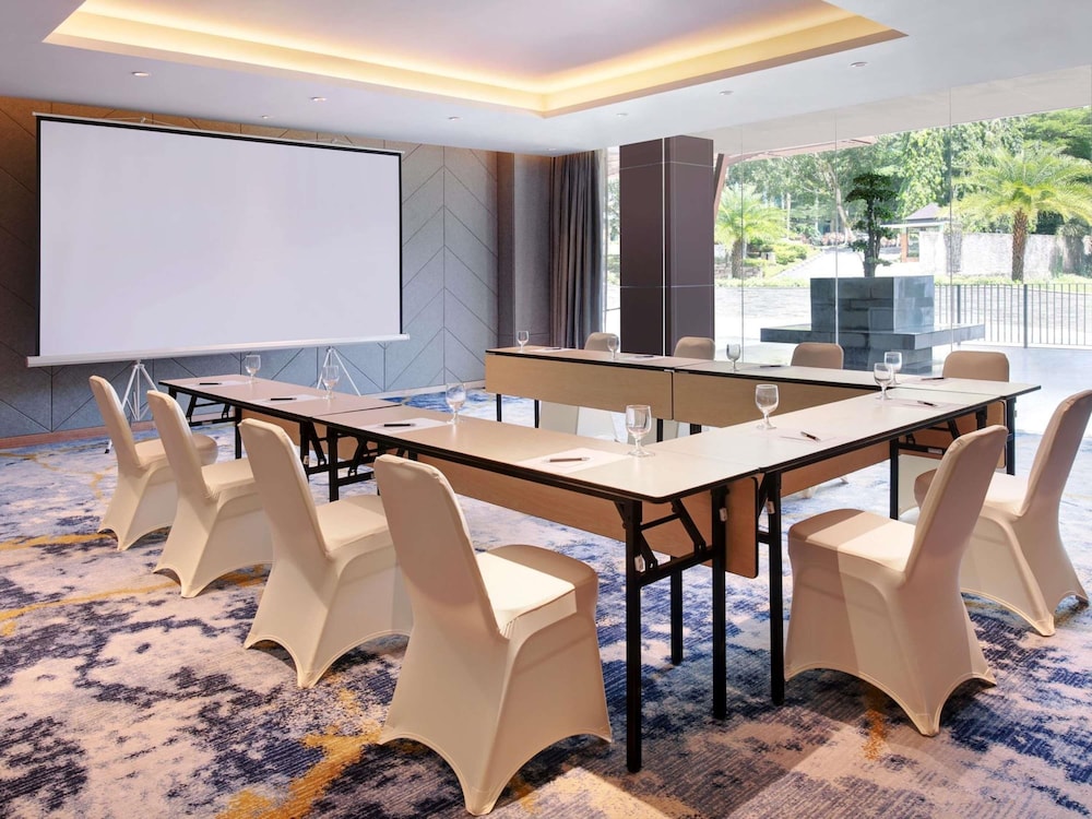 Mercure Pangkalan Bun 51/56