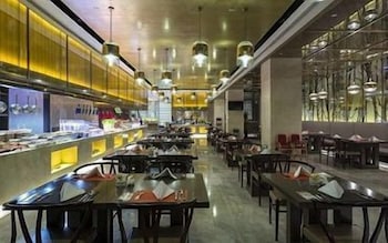 NARADA GRAND HOTEL 32/40