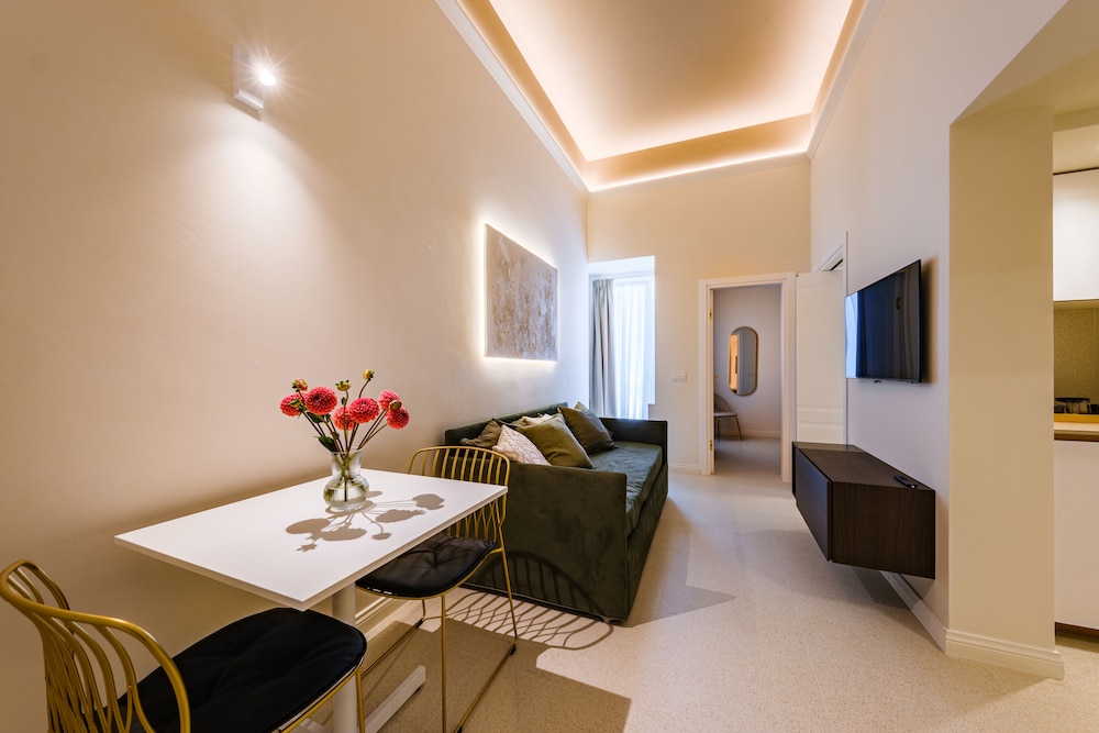 Palazzo Clemente 27/50