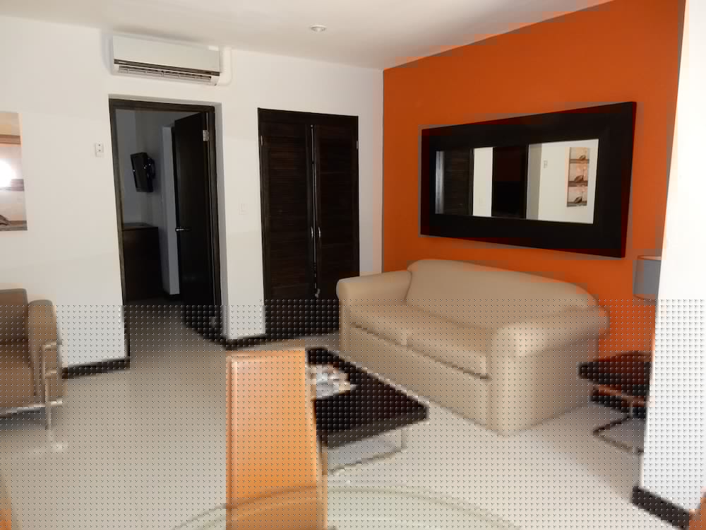 Voco Surfside Aruba by IHG 54/90
