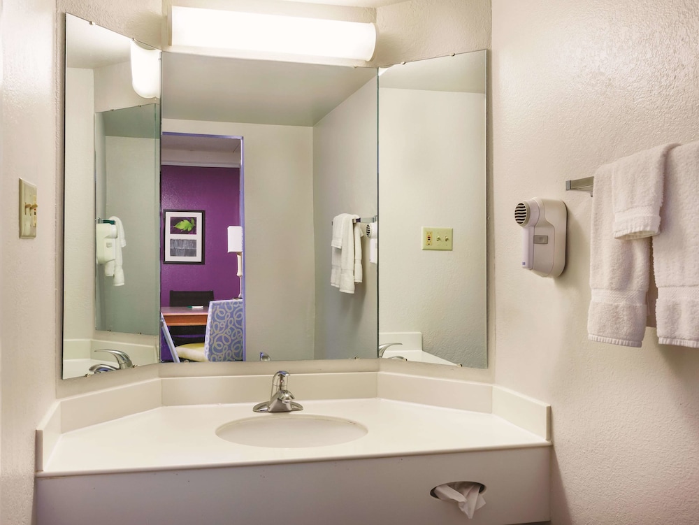 Travelodge by Wyndham Houston Cy-Fair 21/55