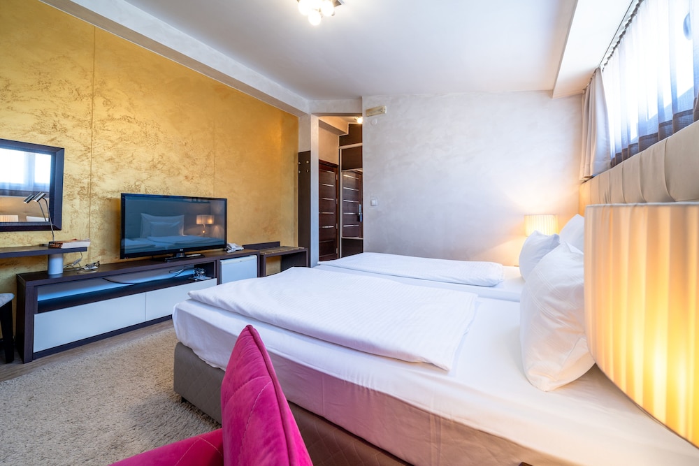 Alexandar Lux Hotel 11/50