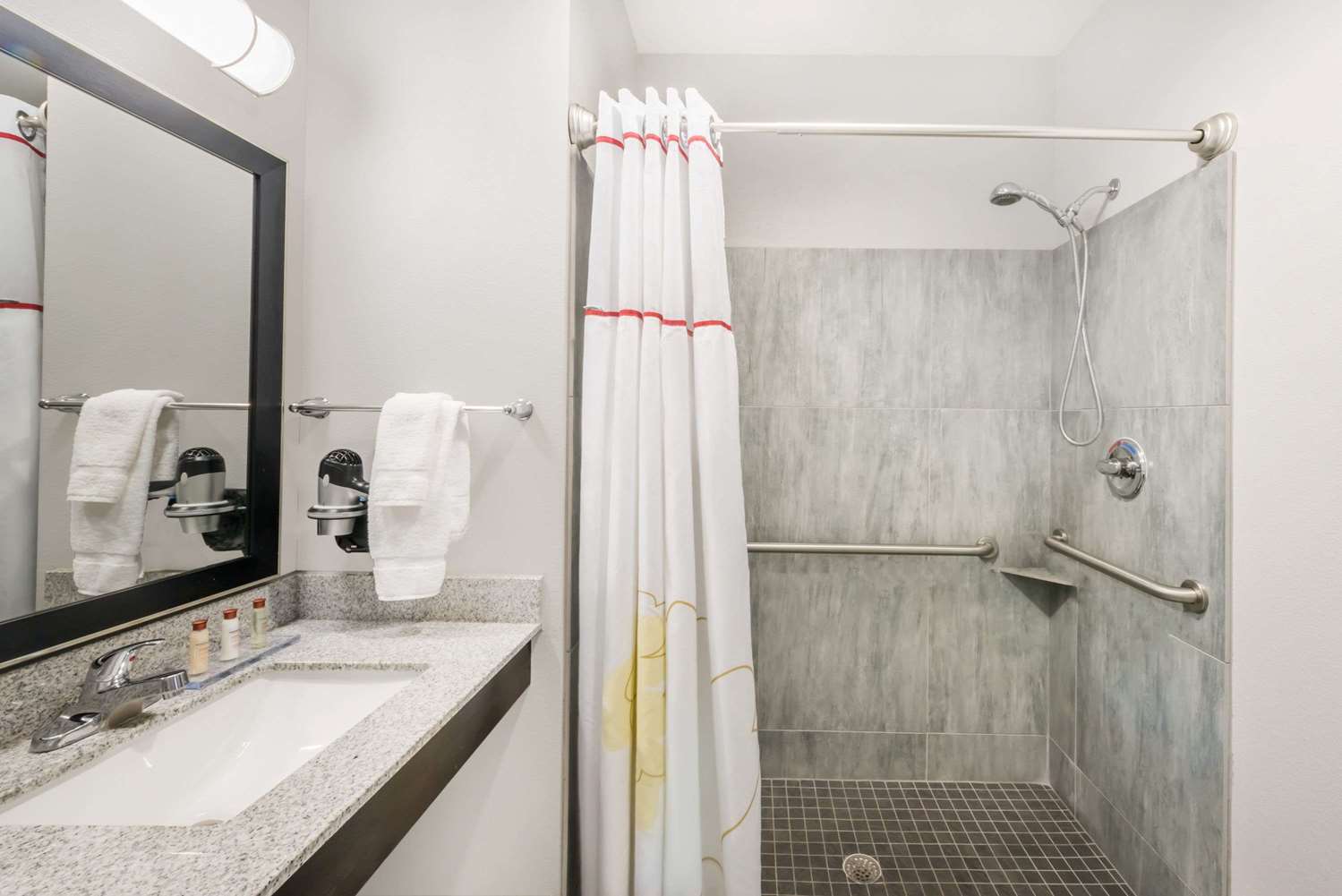 Hawthorn Suites By Wyndham Midland 8/9