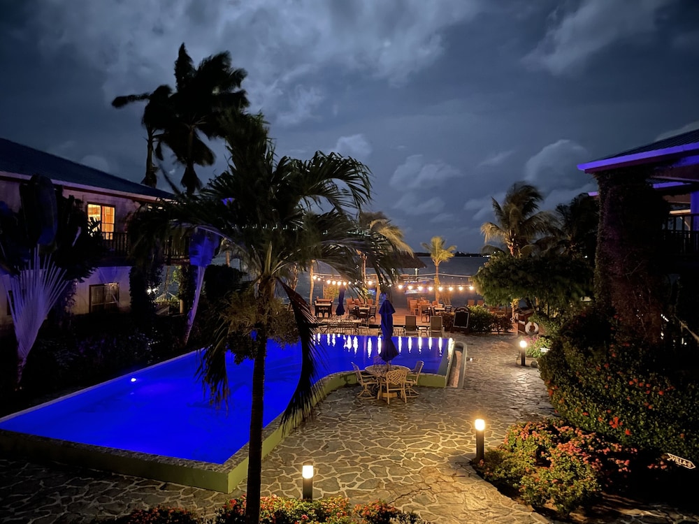 Chabil Mar Resort 45/50