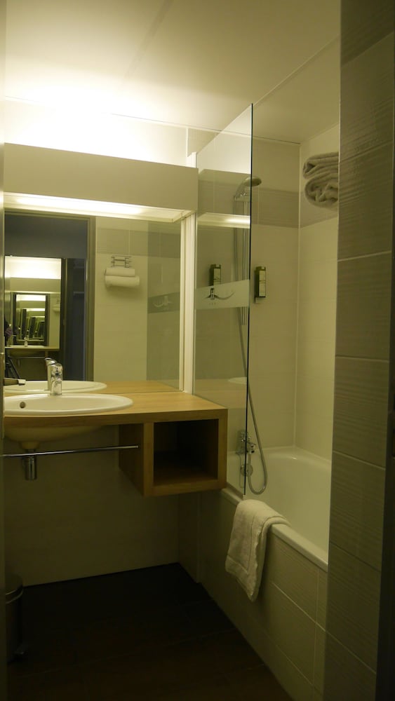 Standard, Twin Beds