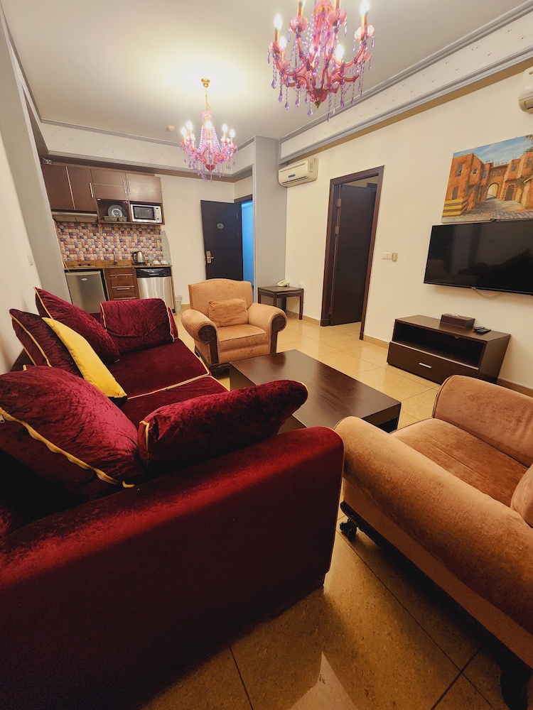 Lavender Home Hotel 38/56