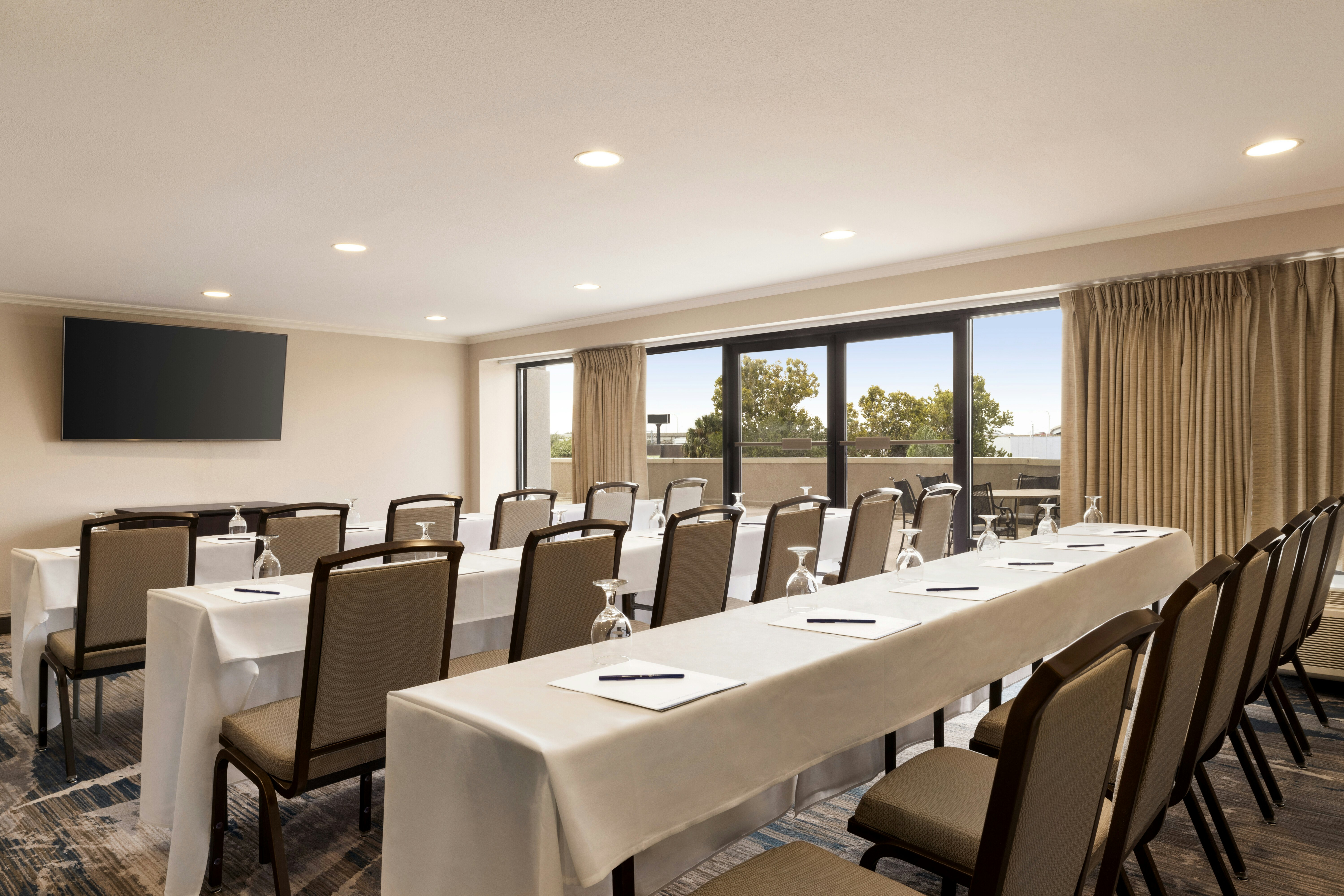 Doubletree By Hilton New Orleans Airport 48/58