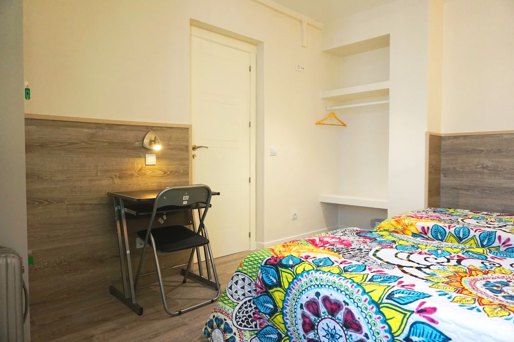Mucho Madrid Hostel 37/49