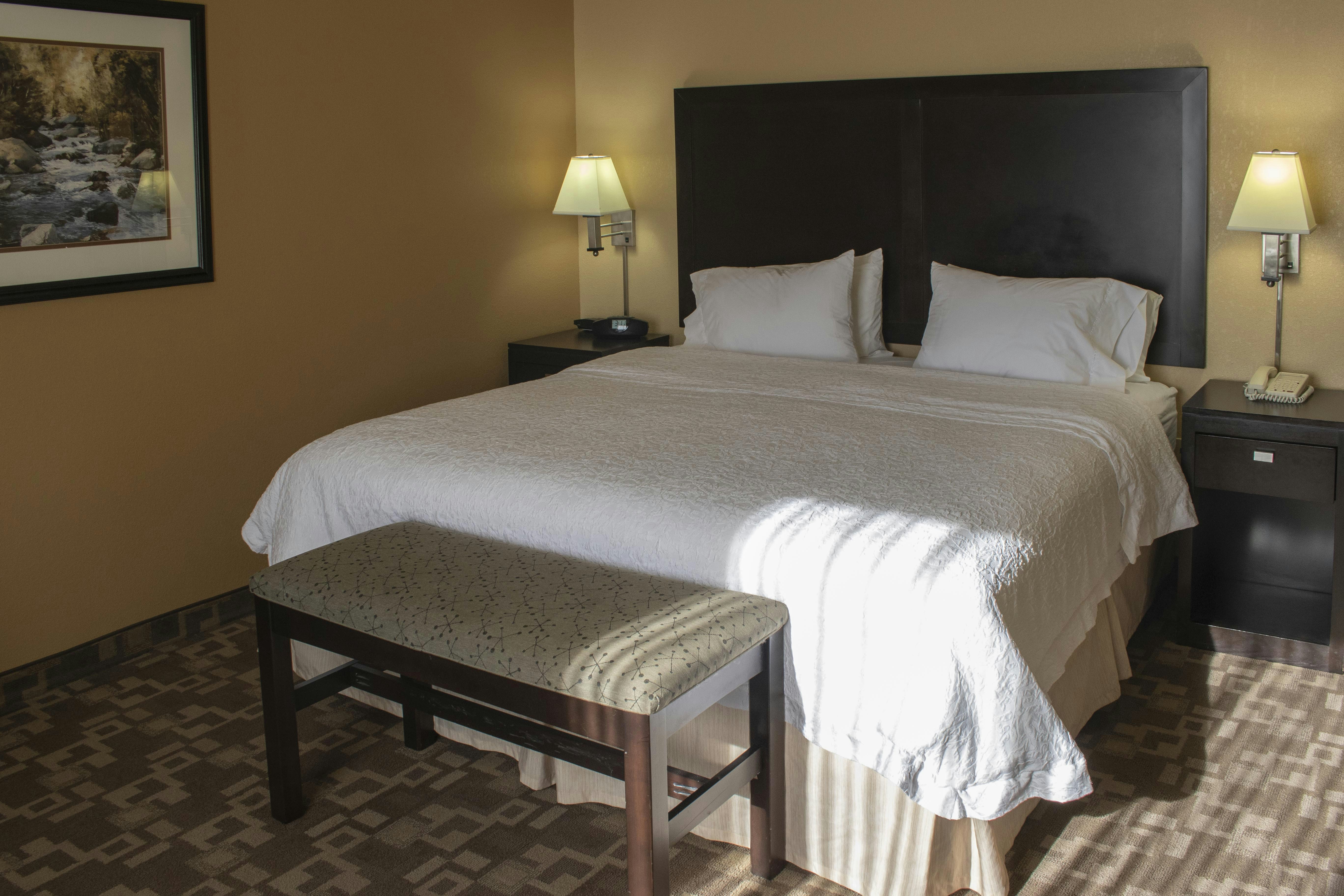 ROOM, KING BED
