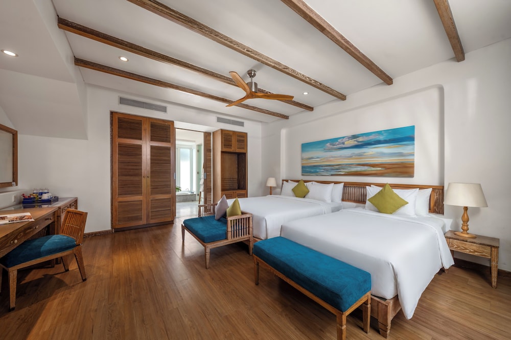 Junior Suite, Twin Beds, Pool View, Balcony, Risemount Premier Resort Danang 4/9