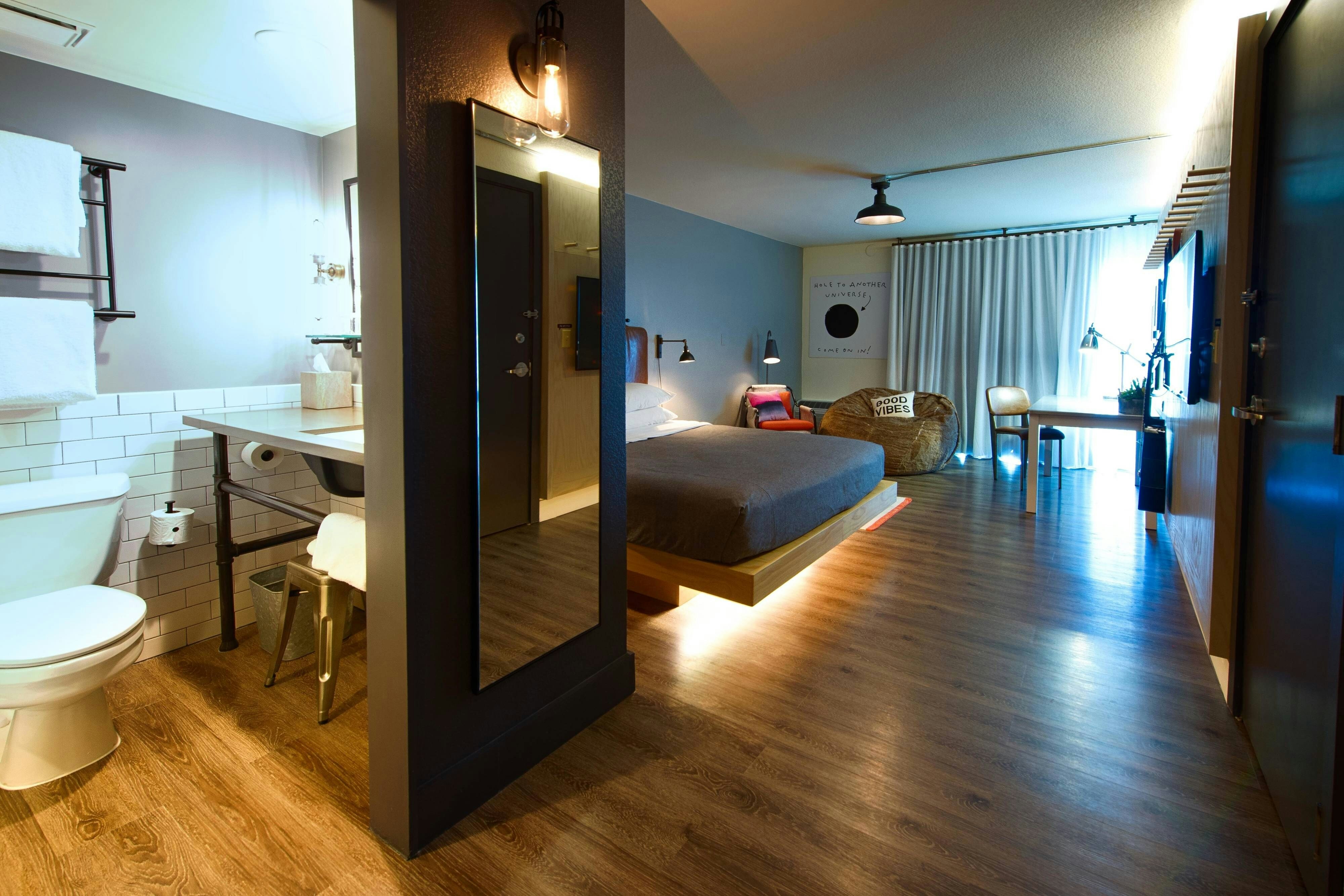 Moxy Phoenix Tempe Asu Area 30/30