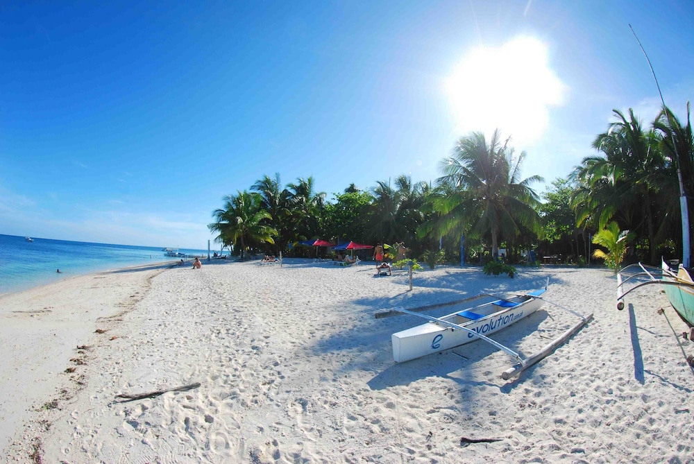 Evolution Dive And Beach Resort 5/46