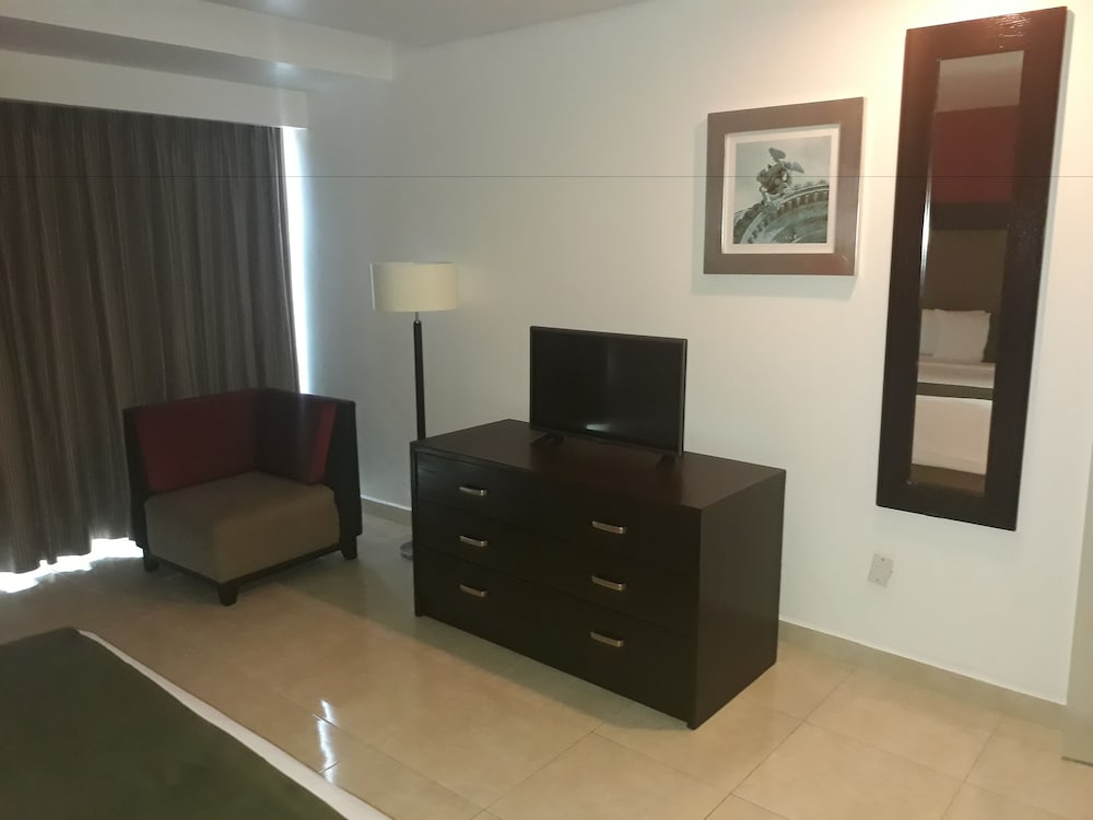 Hotel & Suites PF 22/43