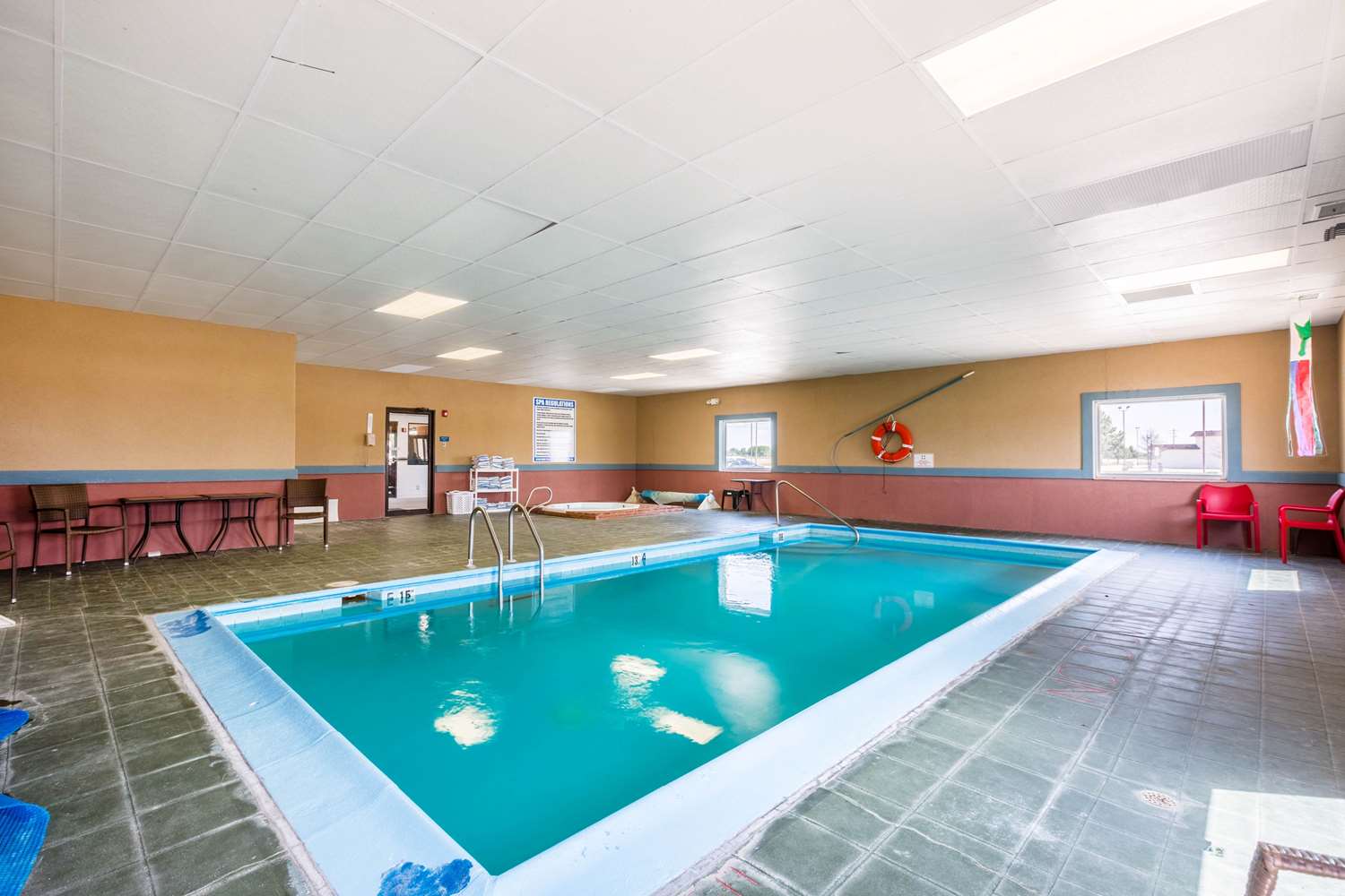 Quality Inn Scottsbluff NE 14/24