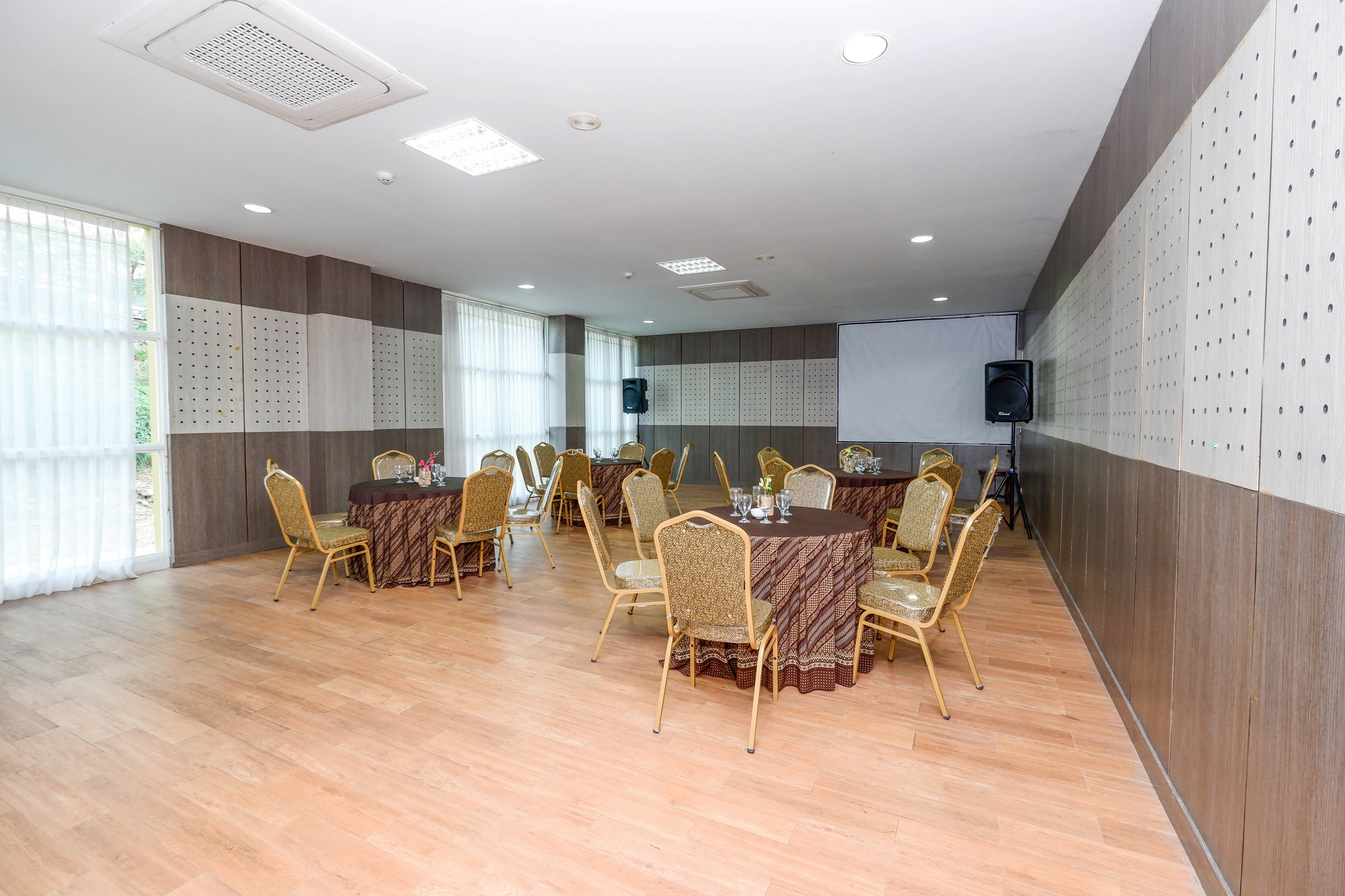 Hotel Utc Semarang 37/51