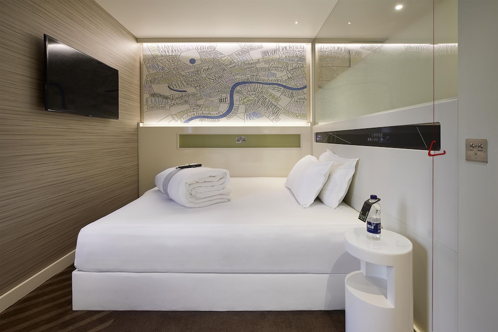 Hub by Premier Inn Edinburgh Royal Mile 48/48