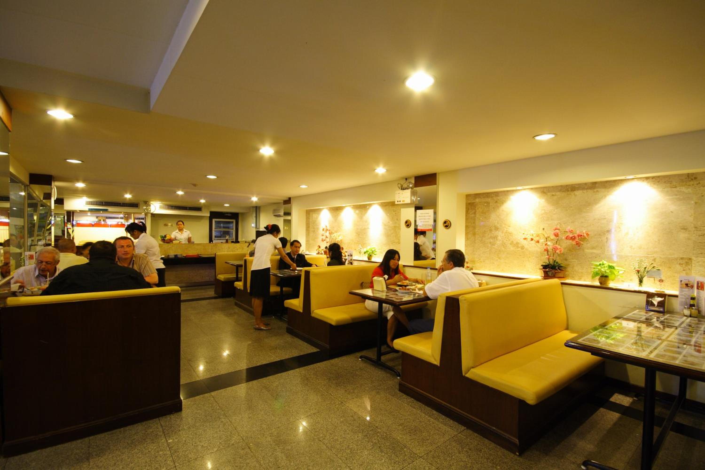 GRAND BUSINESS INN 34/52