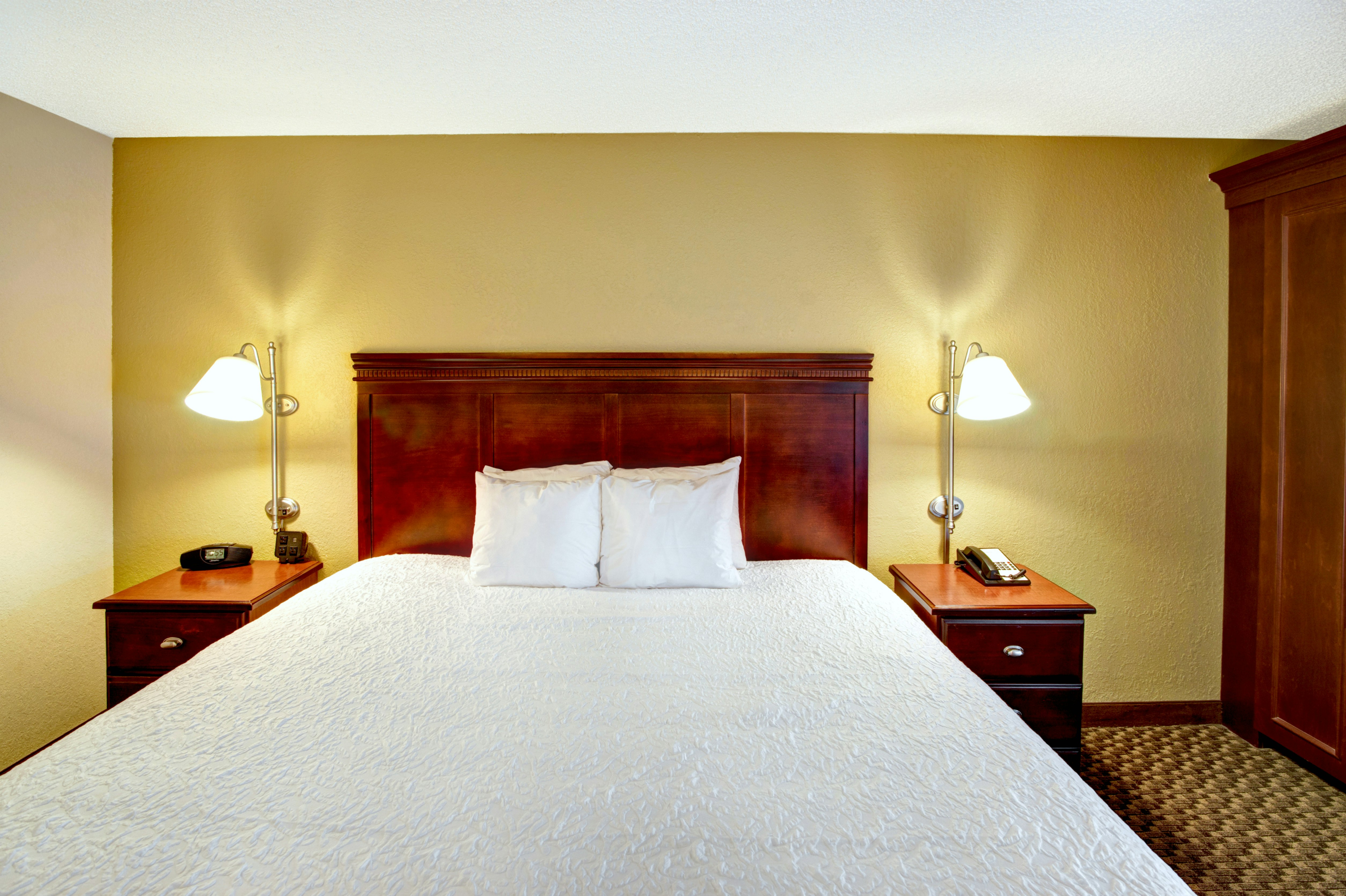 ROOM, KING BED