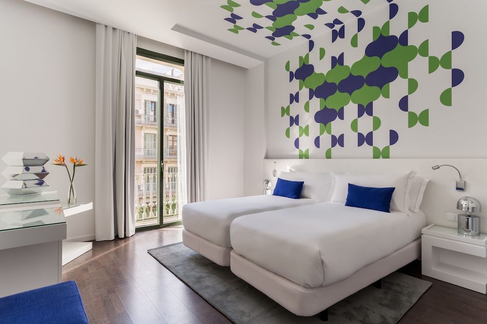 ROOM, DOUBLE OR TWIN BED, BALCONY