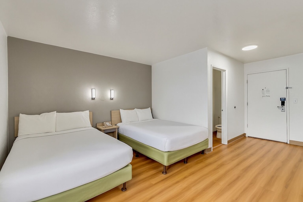 Motel6 Ogden, UT- Downtown 27/64