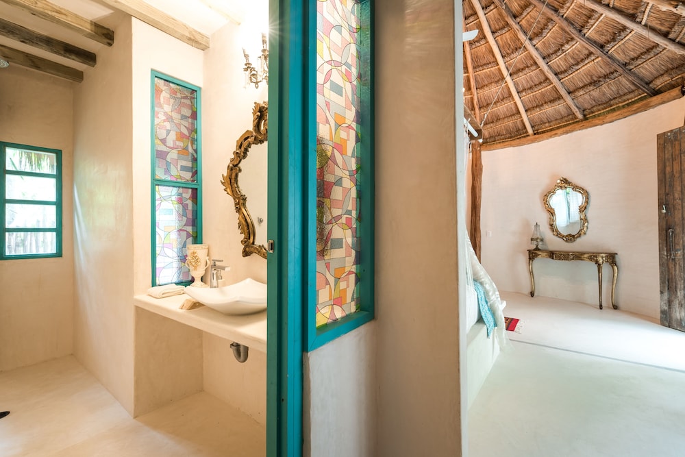 Cormoran Hotel Boutique & Cenote 45/48
