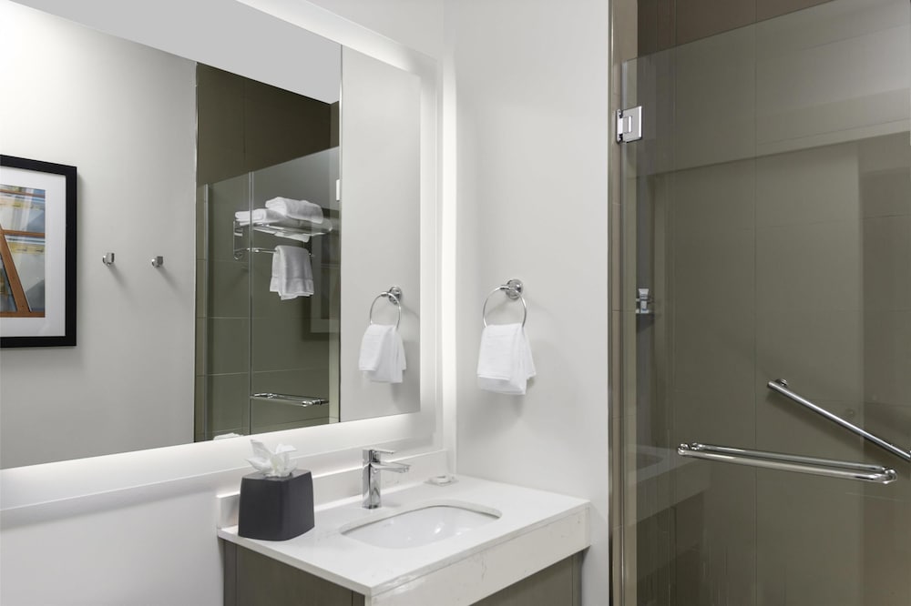 Hyatt House The Woodlands-Shenandoah 46/47