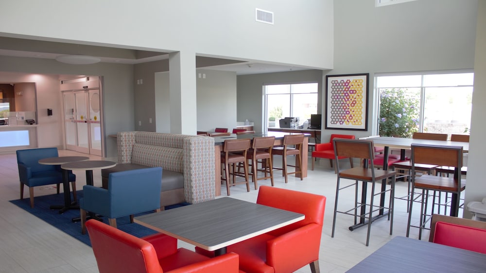 Holiday Inn Express Suites Somerset Central 59/76