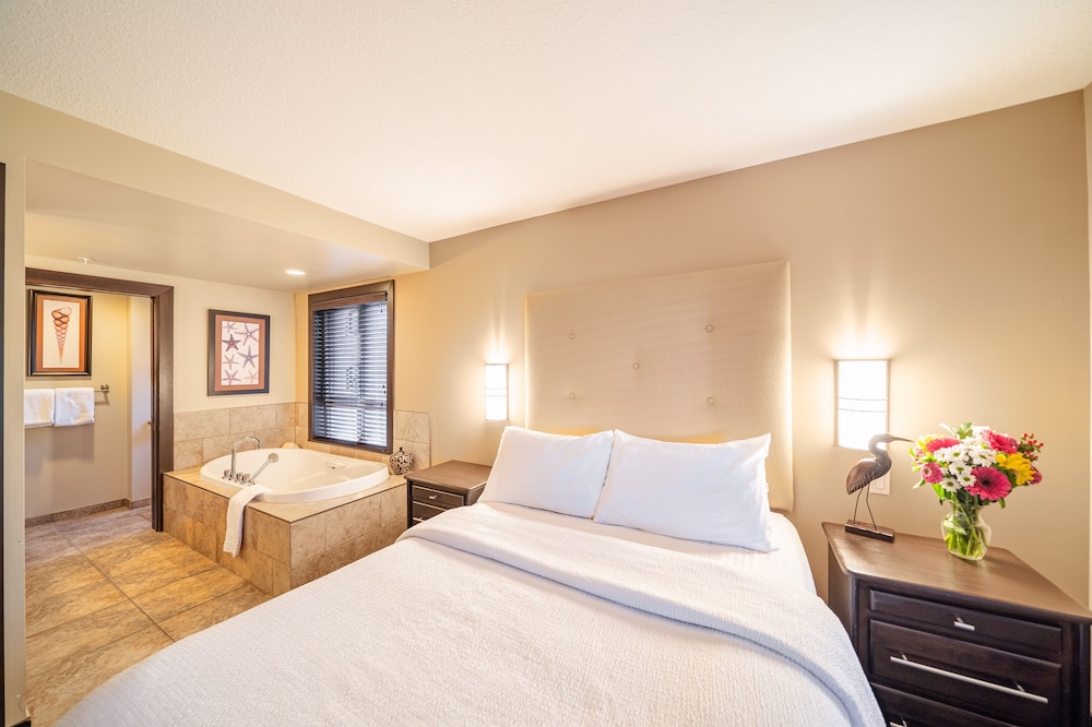 Sunrise Ridge Waterfront Resort 20/82