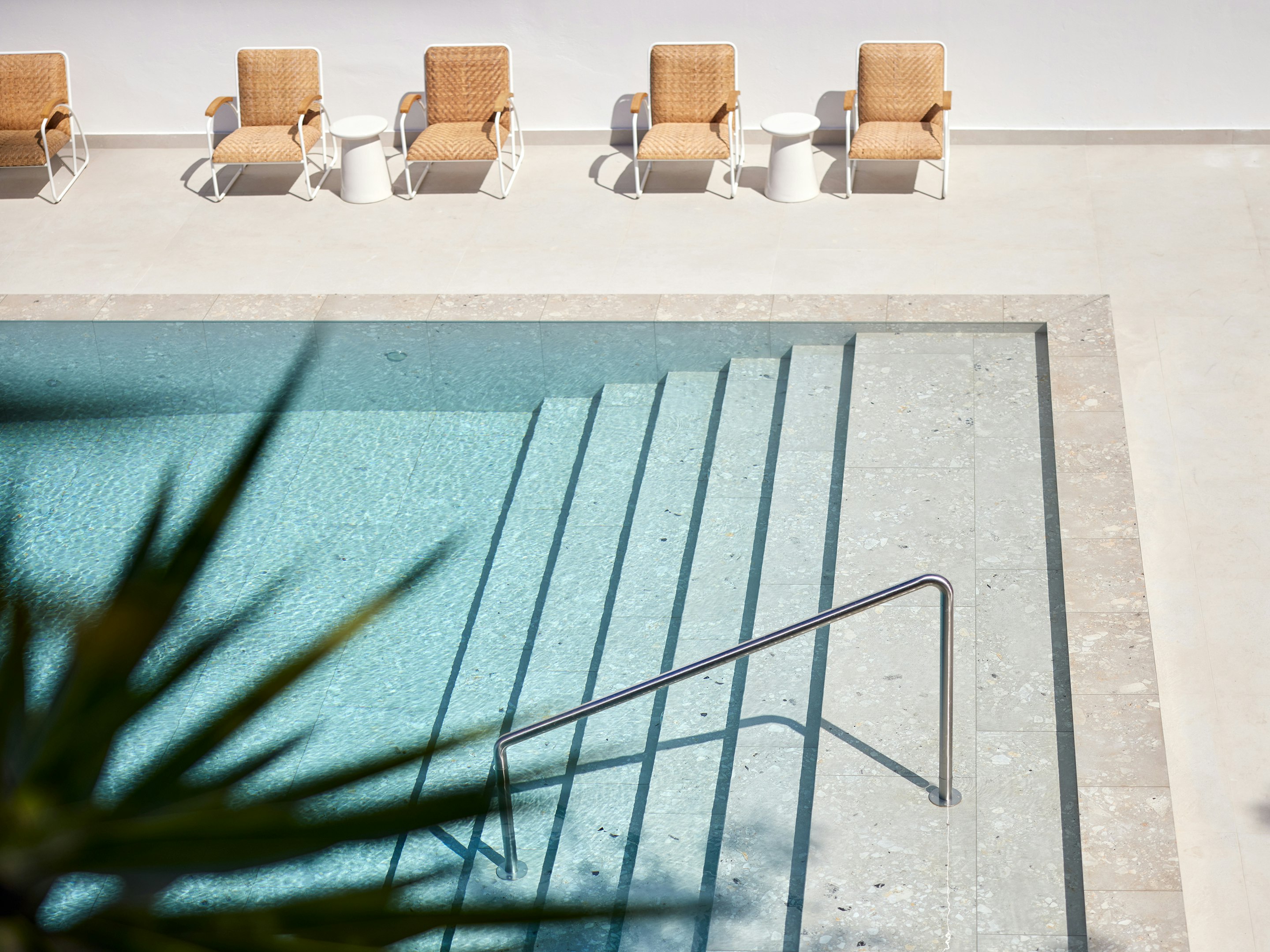 The Roc Club, A Hotel to Live 41/65