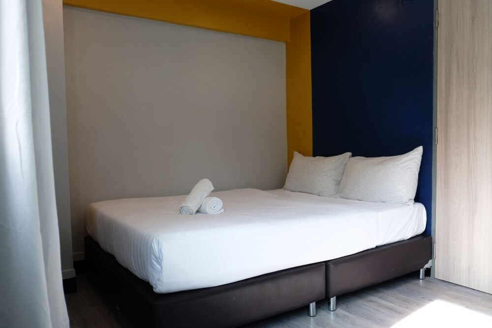 Sleep With Me Bangkok - BTS Phra Khanong 7/49
