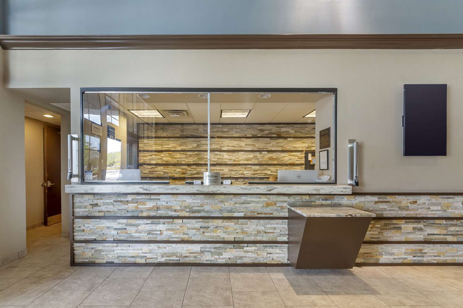 Best Western Naples Plaza Hotel 5/36