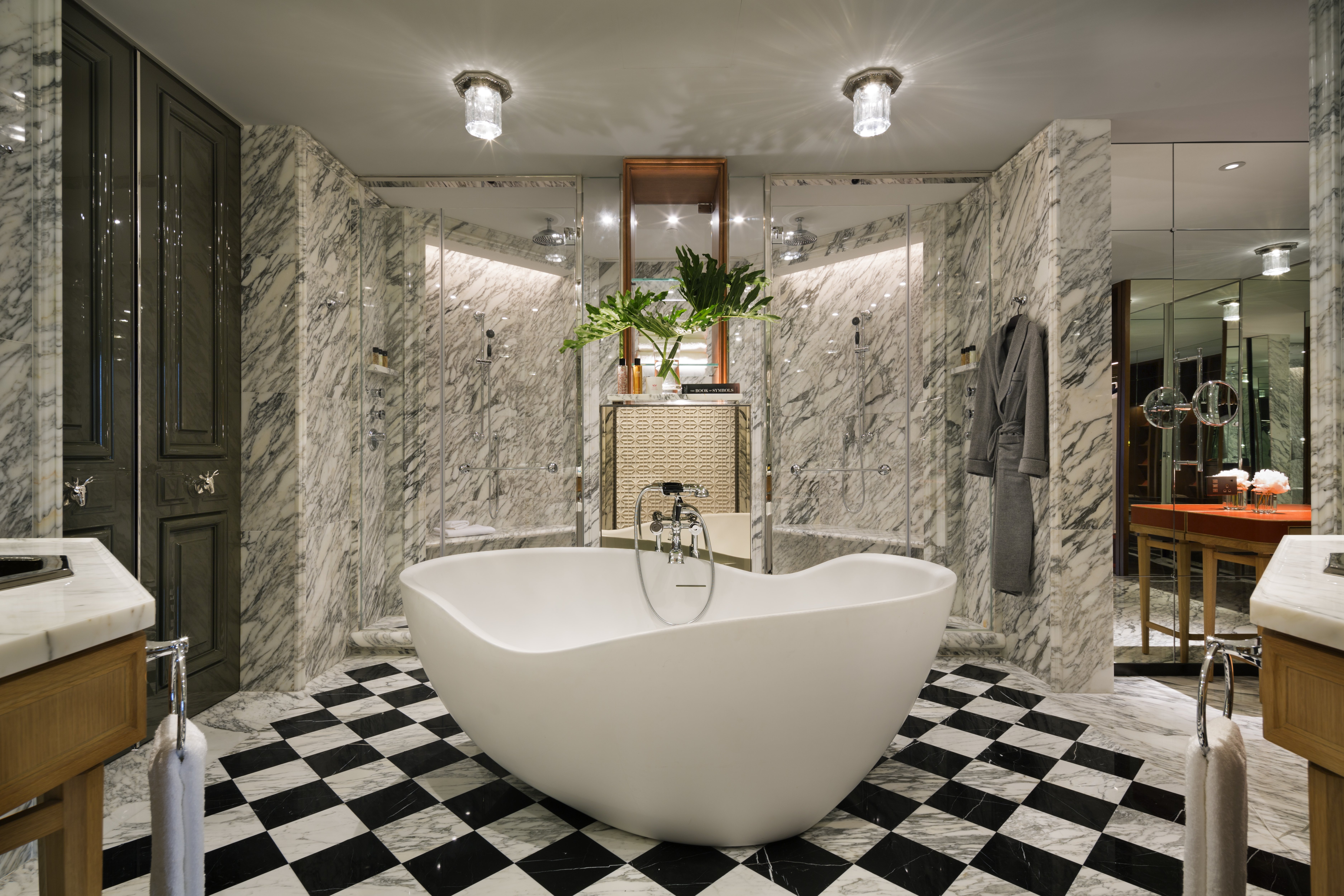 Rosewood Hong Kong 83/85