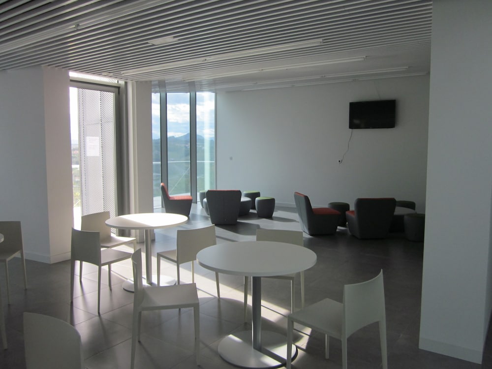 Green Nest Hostel Uba Aterpetxea 56/66