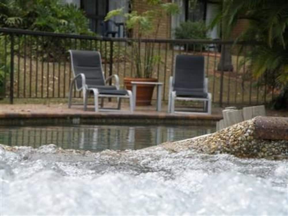 Mt Ommaney Hotel Apartments 17/21