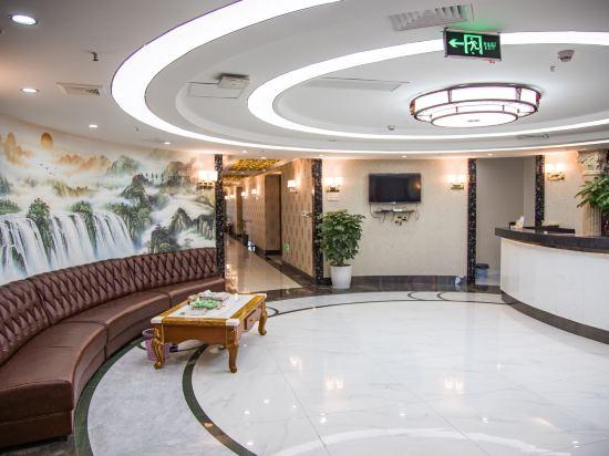 Chonpines Hotel (Guangyuan Nanhe Central Square) 6/33