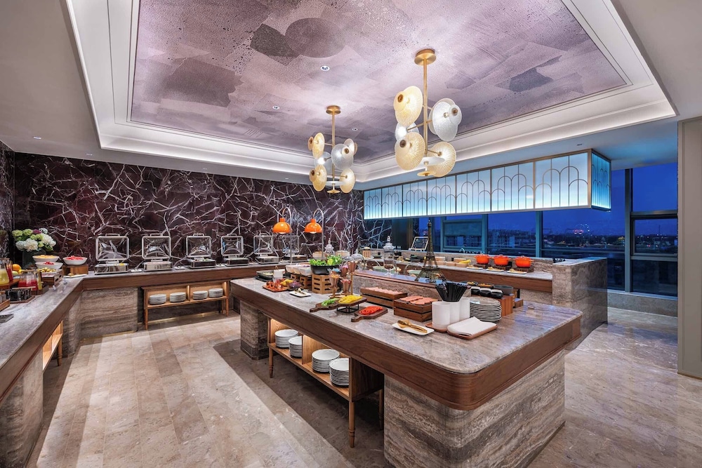 Mercure Nantong Suxitong Riverside 29/42