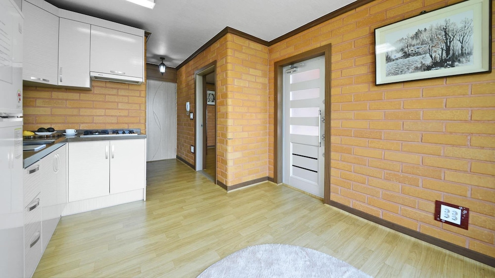 Yeosu Hwangto Pension 9/50