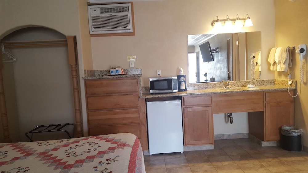 Bristlecone Motel 12/50