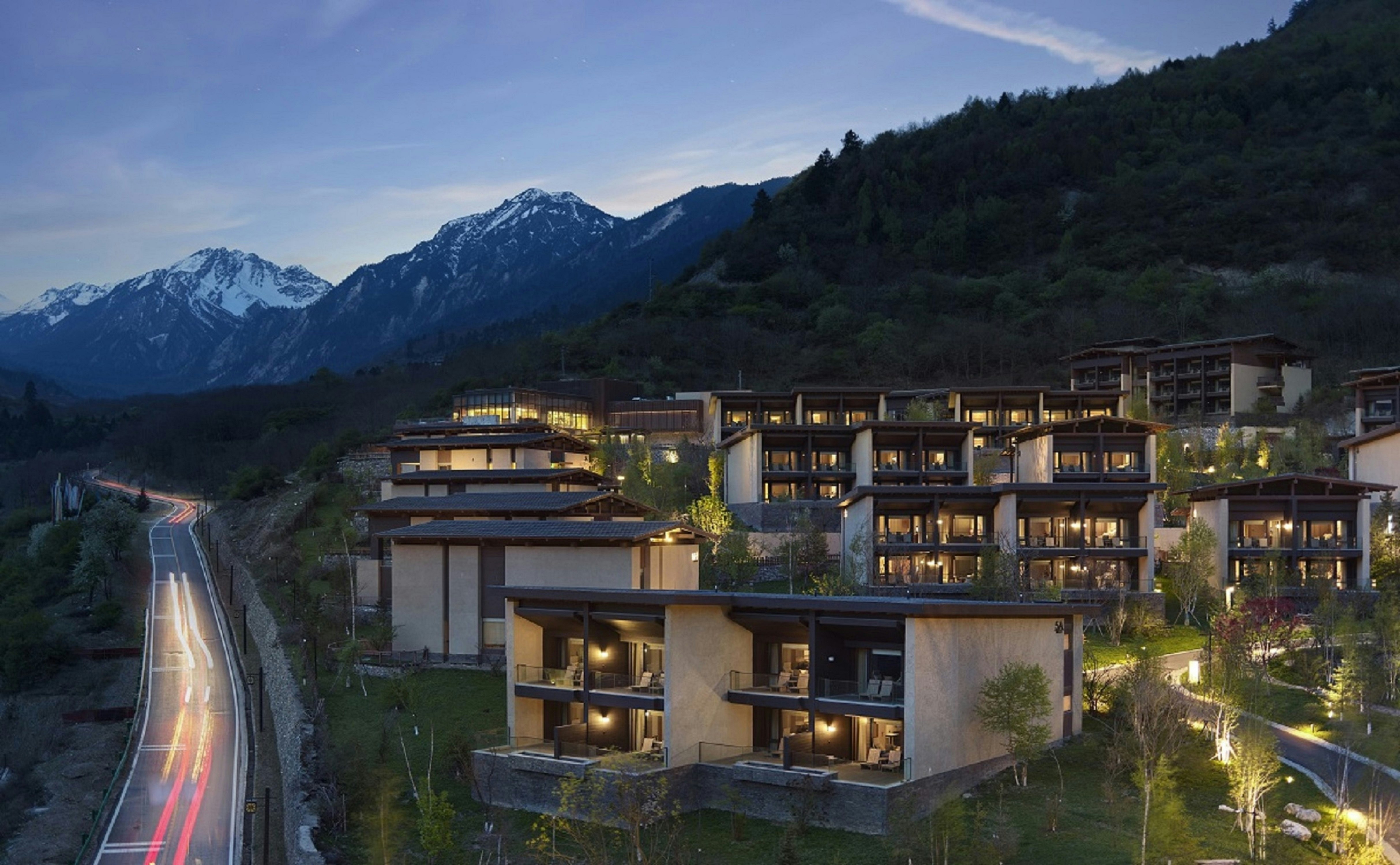 Conrad Jiuzhaigou 2/16
