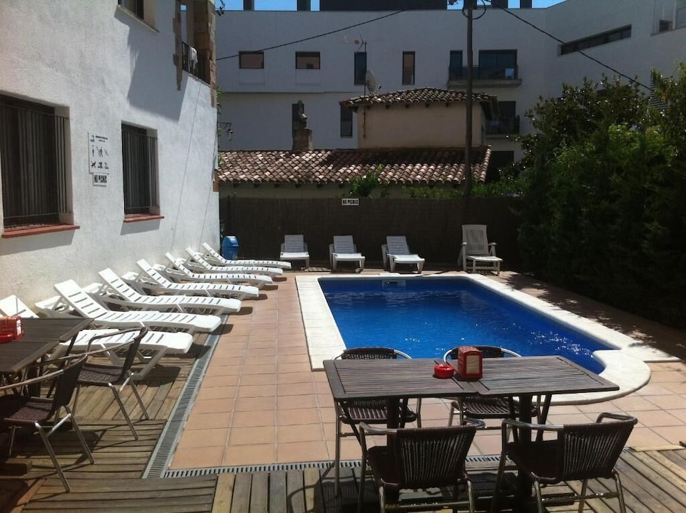 AR CARIBE APTS. 62/64