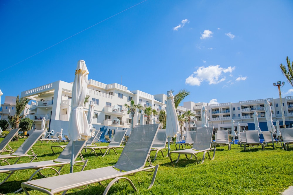 Blue Lagoon Kosher Hotel 40/50